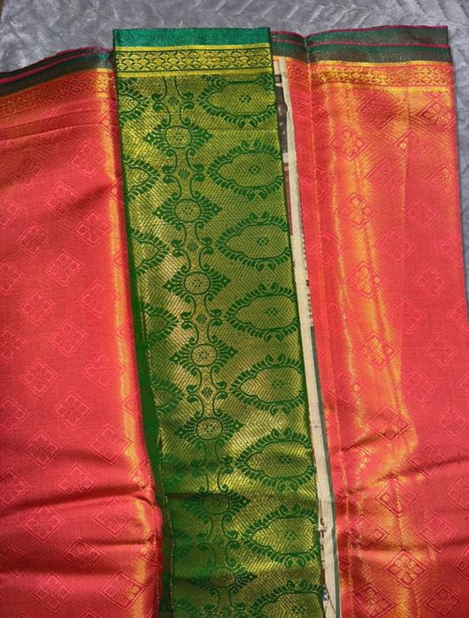 Сарі нове, зелено-червоне