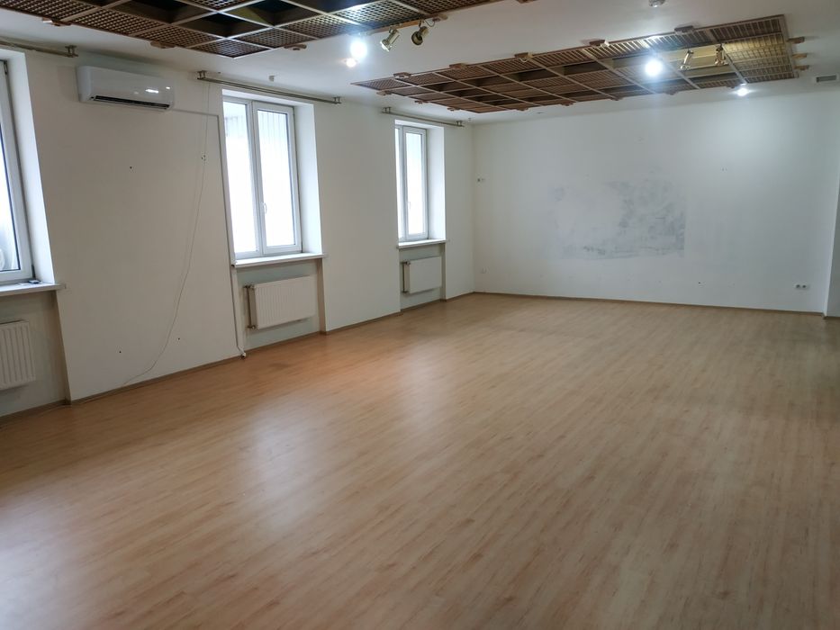 Здам офісне приміщення, район ТЦ "Чайка" (55 м кв )