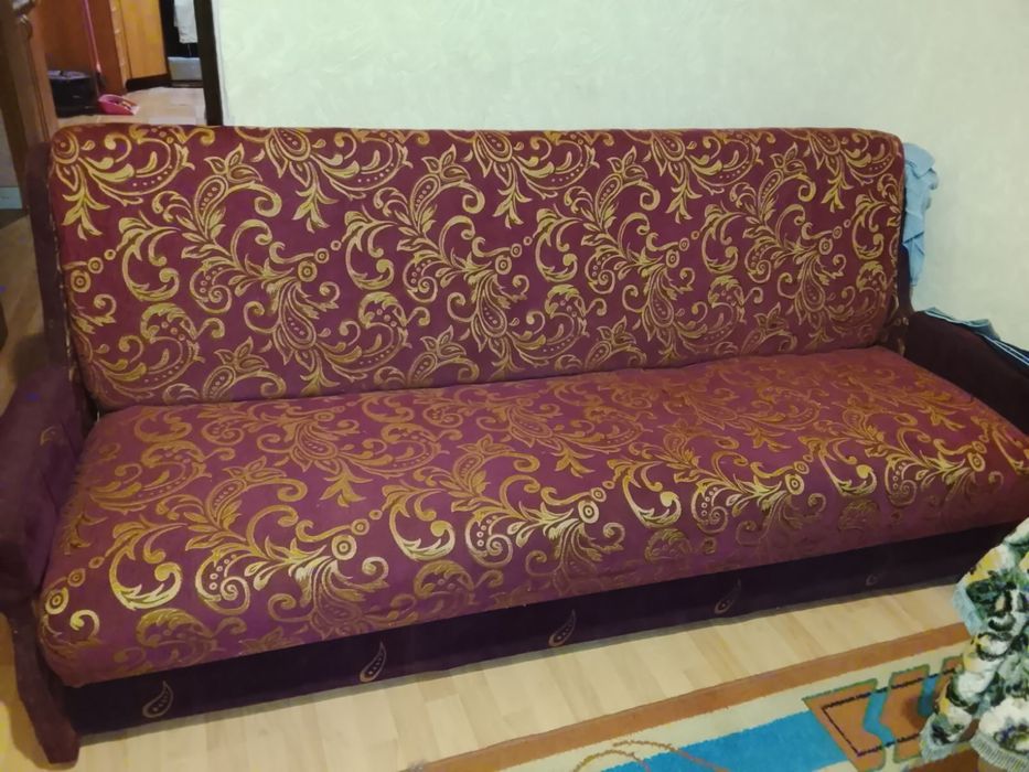 Продам диван книга