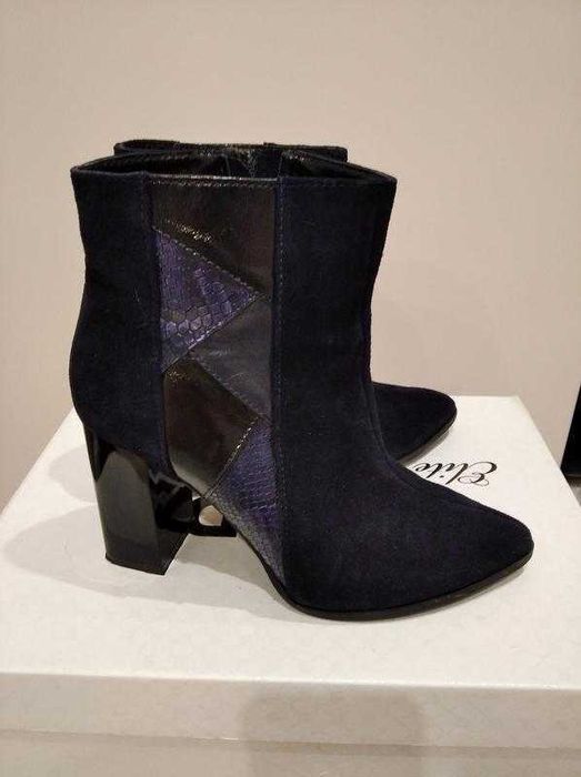 Ботинки замшевые на каблуке ботильоны