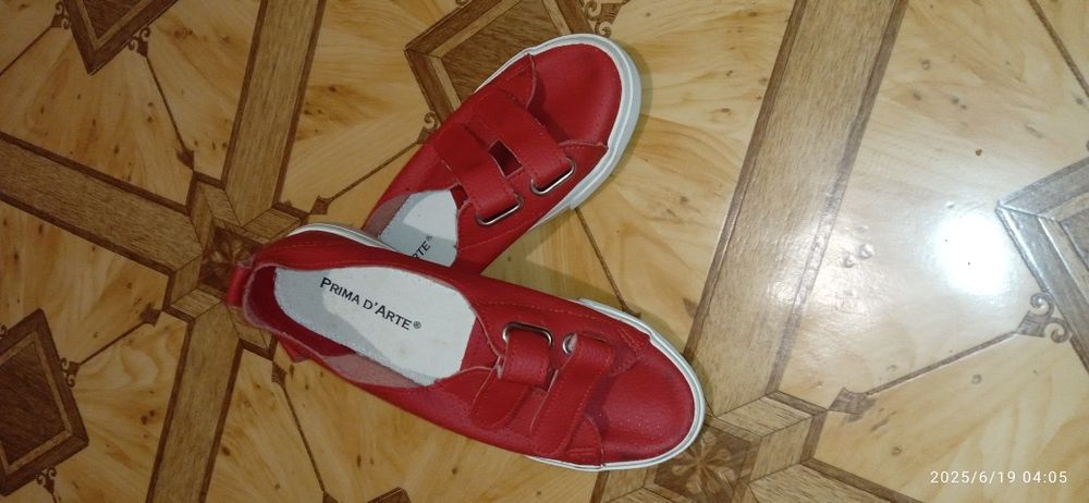 Мокасини червоного кольору - 37р.