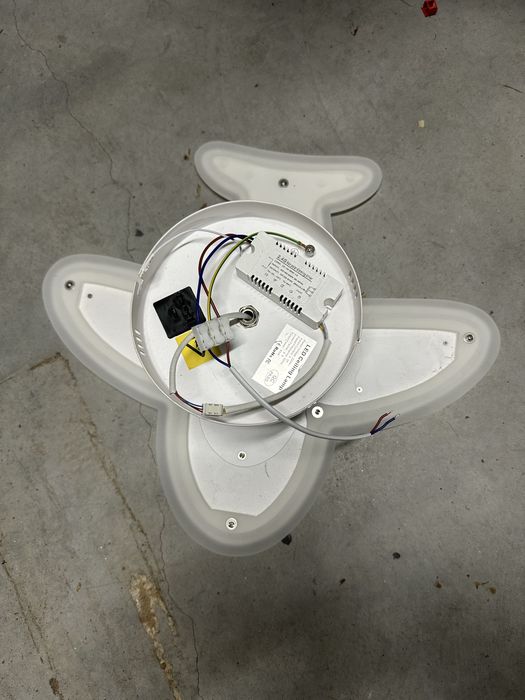 Candeeiro formato Avião para quarto de criança