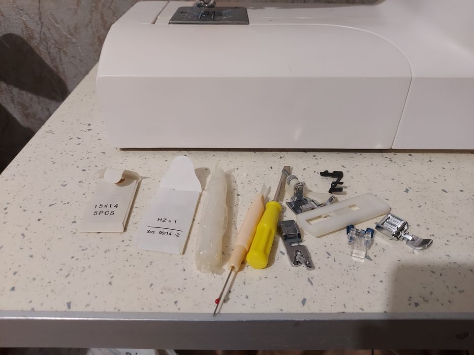 Швейная машинка НОВАЯ.Швейна машина