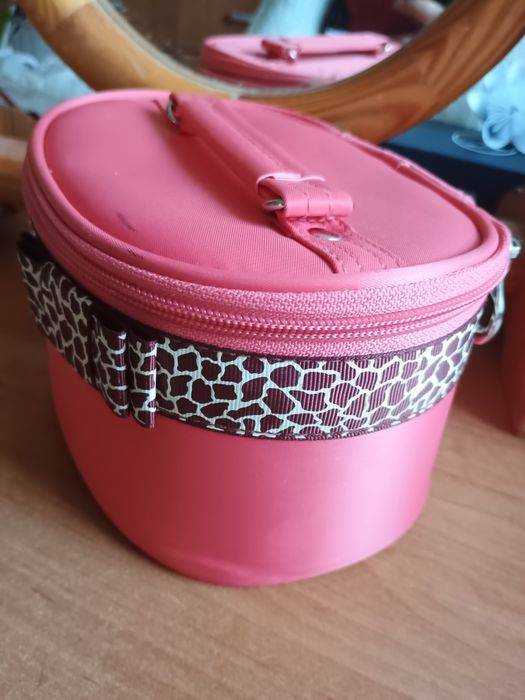 kuferek kosmetyczka