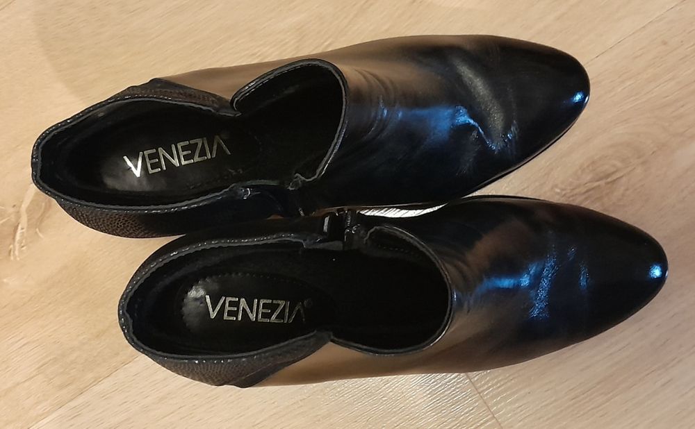 Botki  skórzane Venezia rozm. 39