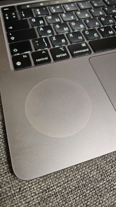 MacBook Pro 13” M1 (2020) | 16GB RAM | 512GB SSD | klawiatura ENG/RUS