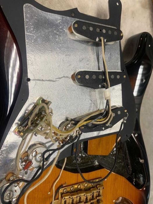 Fender Stevie Ray Vaughan Stratocaster USA 1995 + Estojo