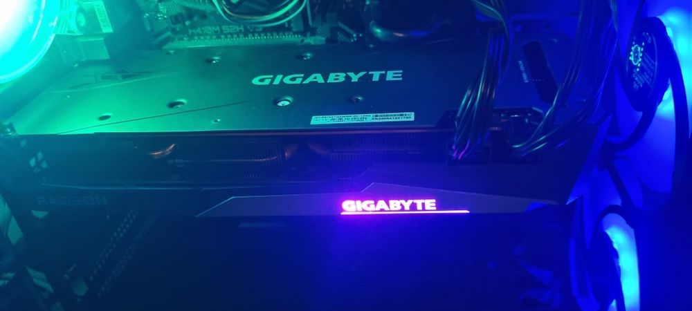 Placa gráfica RX 6750 XT com problema64751022307843120