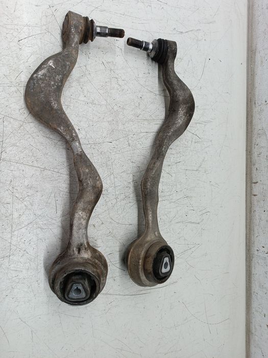 Braços de suspensão inferiores Esq./ Drt. - BMW 3 Touring (E91) | 04 - 12