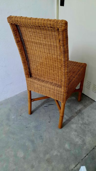 Cadeira de quarto em verga.