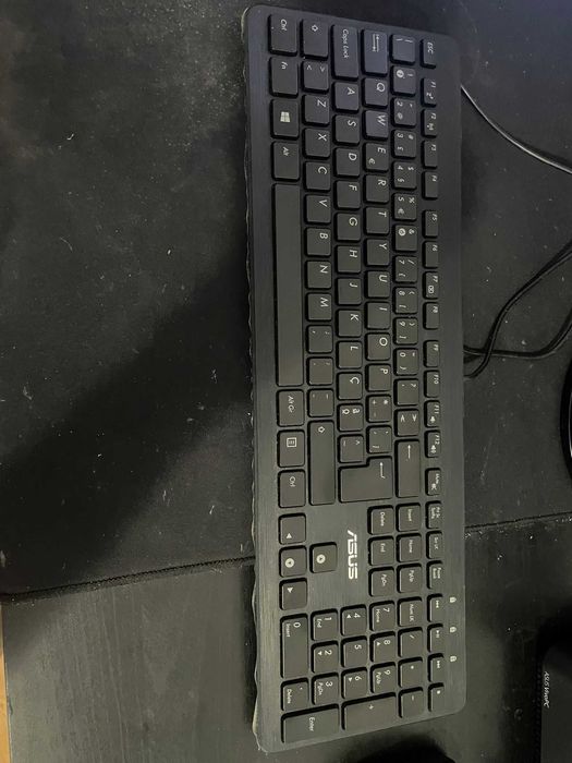 Pack Monitor + PC Asus VivoPC vm60 + Teclado + Rato