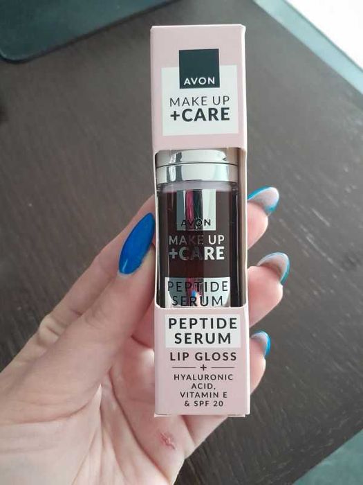 Błyszczyk - Serum Avon Make Up + Care 7ml Berry Quench.