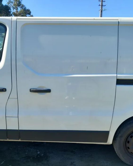 Porta Lateral Esquerda Renault Trafic III 2017