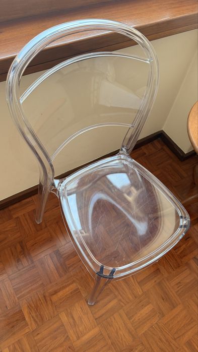 Cadeira acrílico