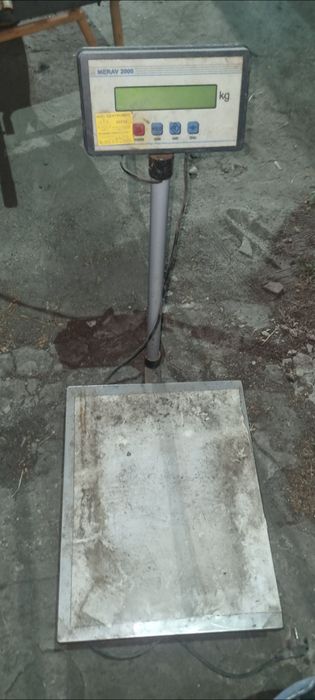 Весы напольные платформенные.