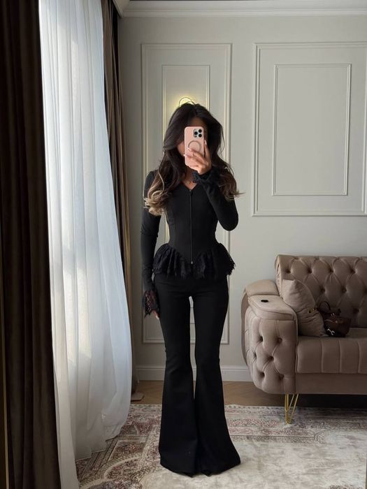 Жіночий корсетний костюм зі штанами-кльош, костюм з мереживом, гіпюр