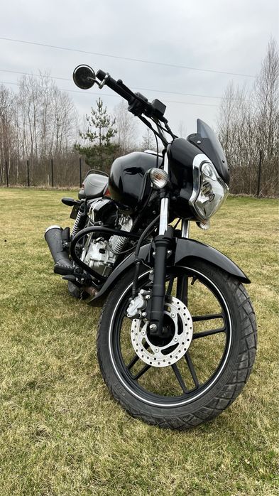 Мотоцикол bajaj v15