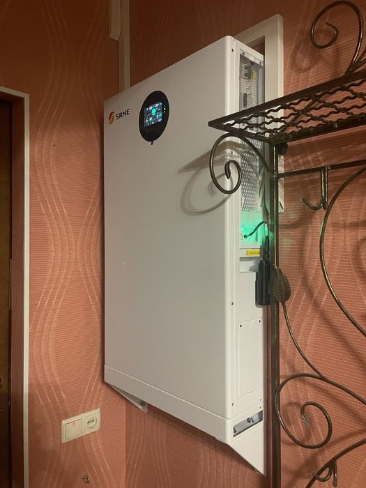 Гібридний інвертор, ДБЖ, зарядна станція комплект резервного живленя .