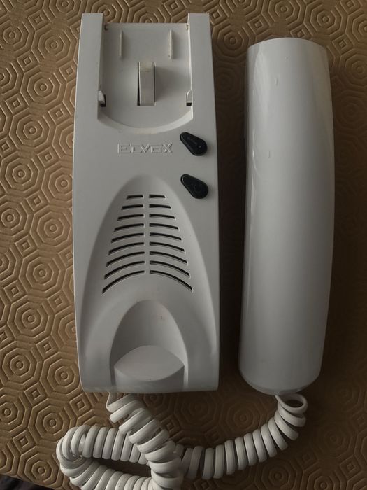 Intercomunicador de parede ELVOX 8870 (pouco uso)