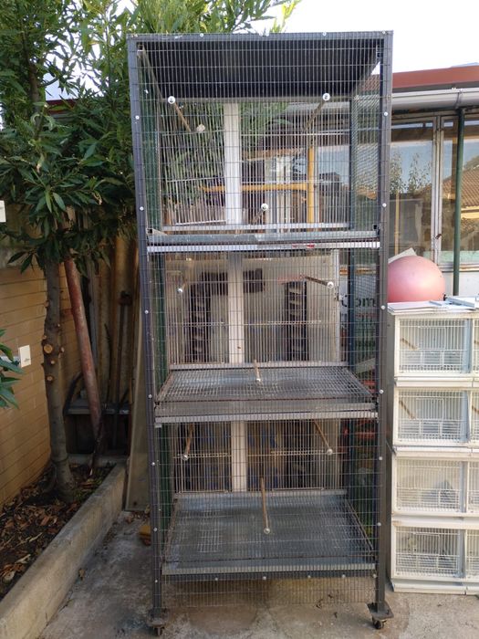 Viveiros/ gaiolas para passaros