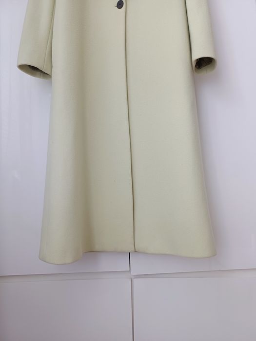 Massimo Dutti wełniany płaszcz pastelowy żółty wełna długi midi guzik