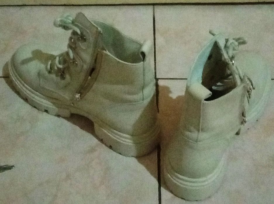 Botas beje, senhora n°37