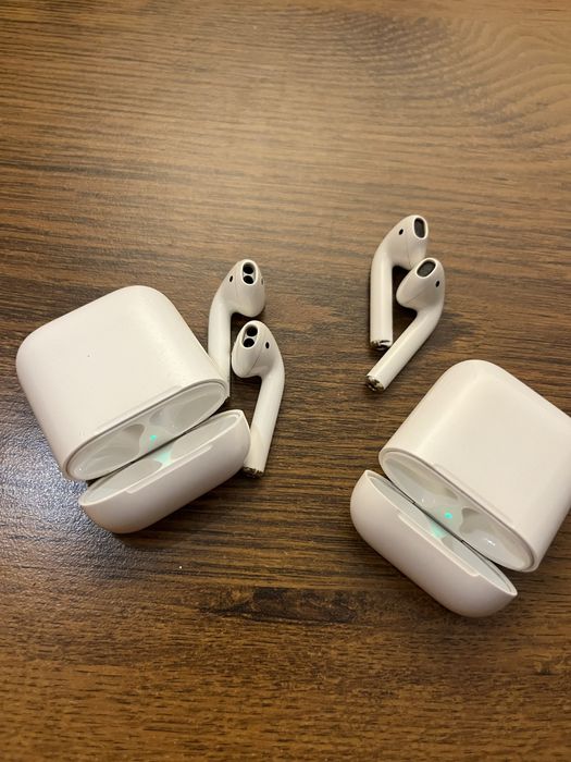 Бокс наушников  Air Pods ( model A 1602) за все.