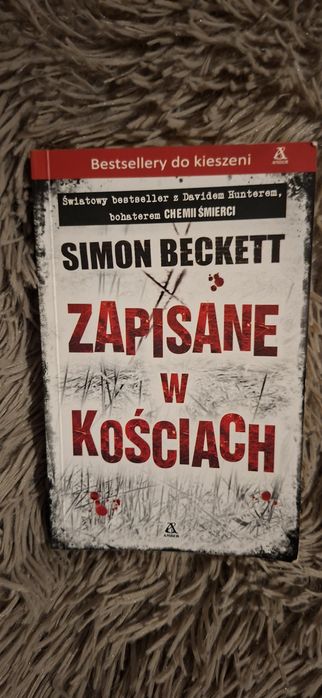 Zapisane w kościach Simon Beckett