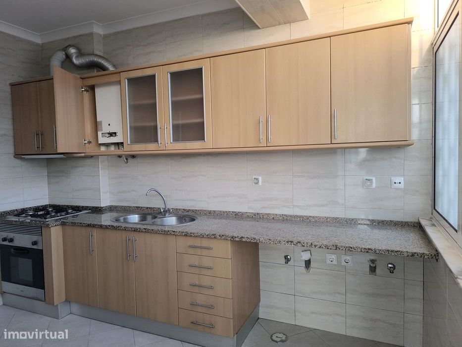 Arrendo T1/ T2, a 10min dos barcos do Barreiro e 30 min de Lisboa