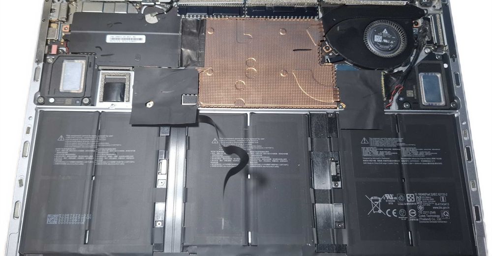 Microsoft Surface Laptop 1950 5 oraz 4 - 2 Sztuki - Intel i5 11 i 12 generacji - Uszkodzone -