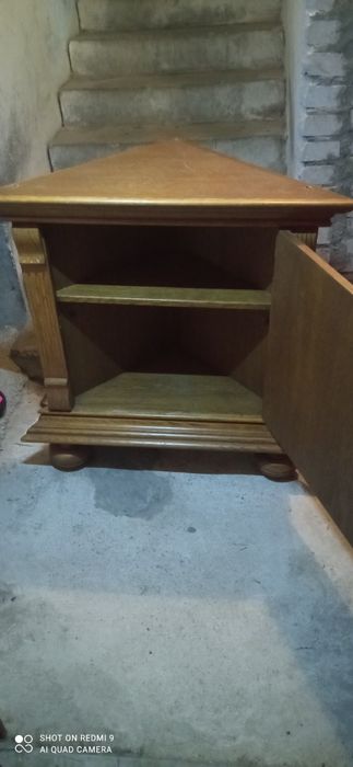 Słupek  dębowy rogowy