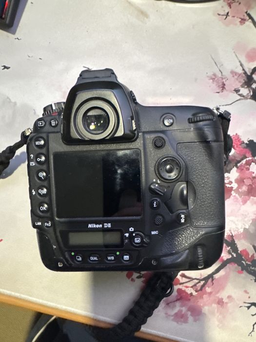 Nikon D5 em muito bom estado. Maquina profissional.