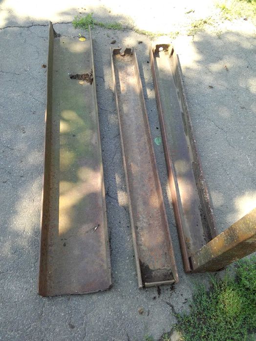 Пластина розібраної автоестакади(таври,швелер)17 грн/кг
