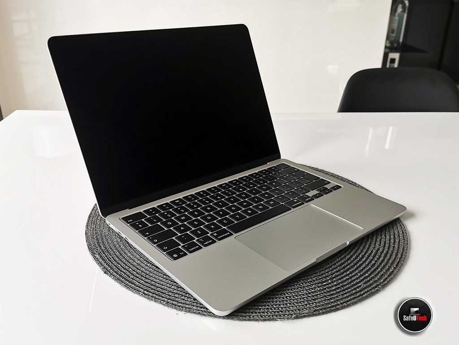 JAK NOWY MacBook Air 13 M4 16 GB 256SSD Silver Bat. 100% GW. 08.2026