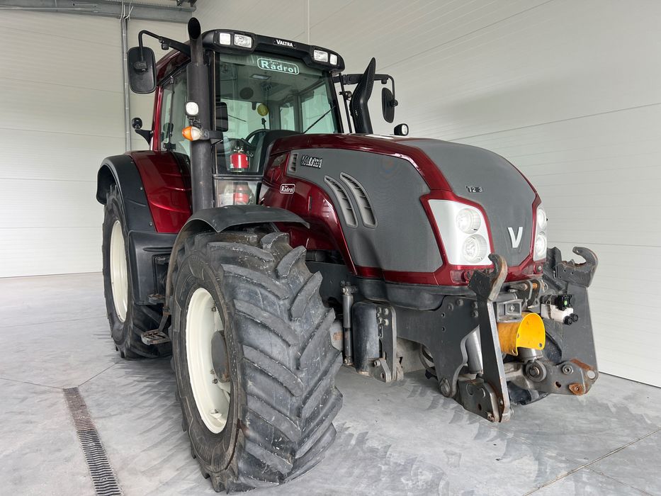 Valtra T213 Versu, Biegi pełzające, TUZ + WOM, Pneumatyka