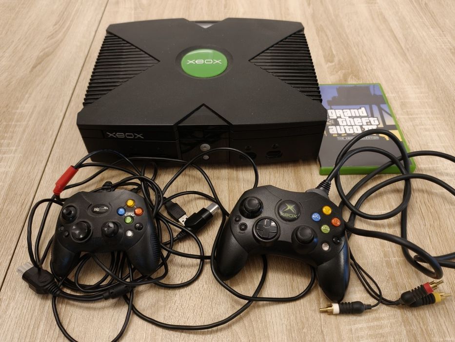 Xbox Original (Primeira Geração) – Modelo sem Corrosão + Comando c/ Mod PC