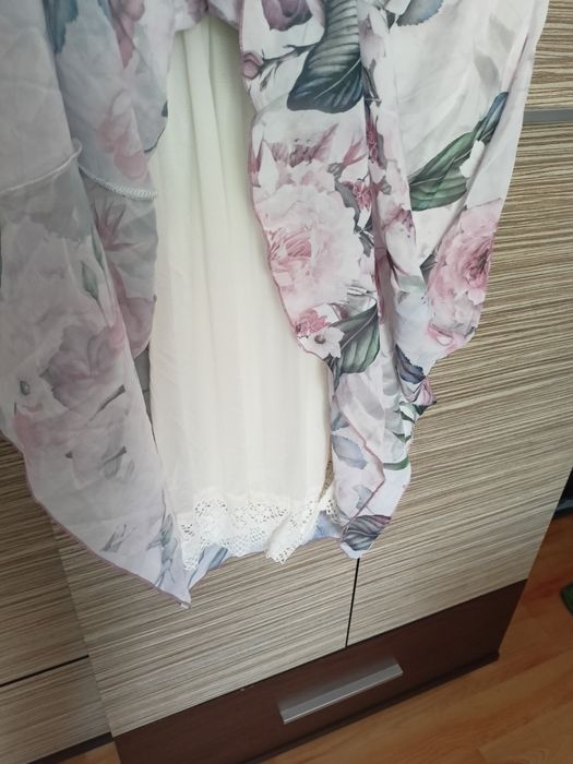 Sukienka w kwiaty 46