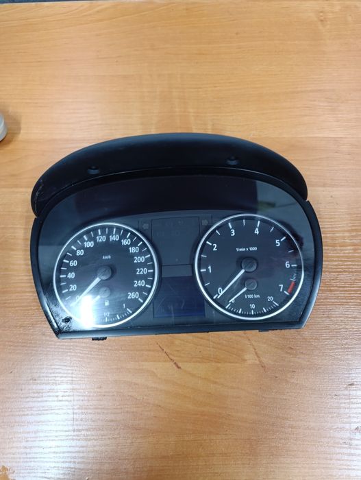 Licznik BMW E90 N46 EU oryginalny 102533051