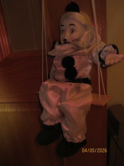Pierrot em baloiço
