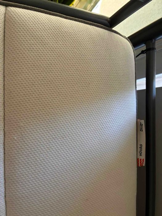 Pilnie Materacem Ikea Hovag o wymiarach 90x200 cm średnio twardym, sprężyny kieszeniowe