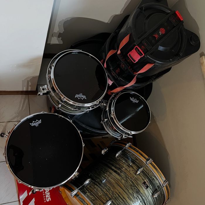 Gretsch Renown Maple + Hardcases