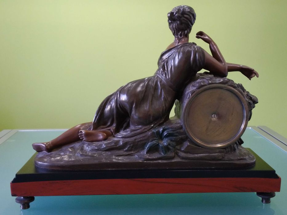 Relógio de mesa estilo clássico