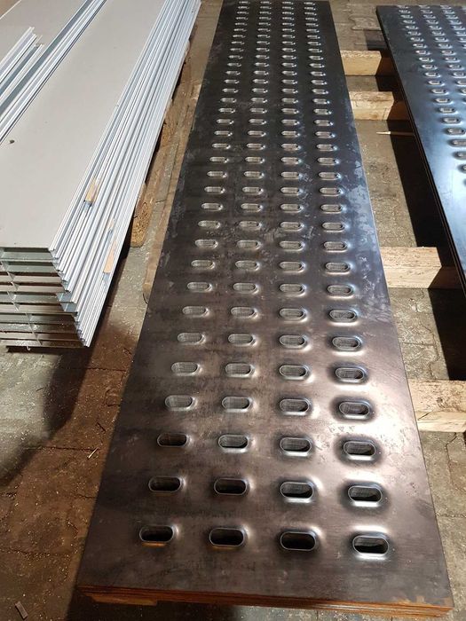 Blacha LOHR stalowa  500x 2000 mm .Cena 95 zł mb.