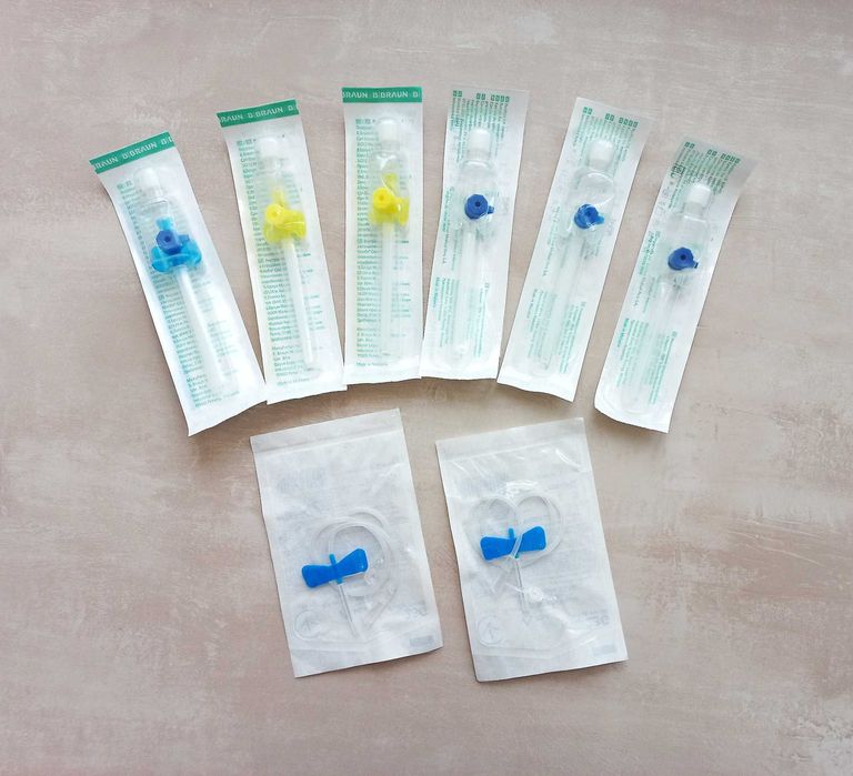 Канюля катетер внутрішньовенний Vasofix Safety Braunule синій жовтий