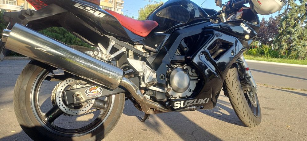 Suzuki SV650S на повному бойовому !!!