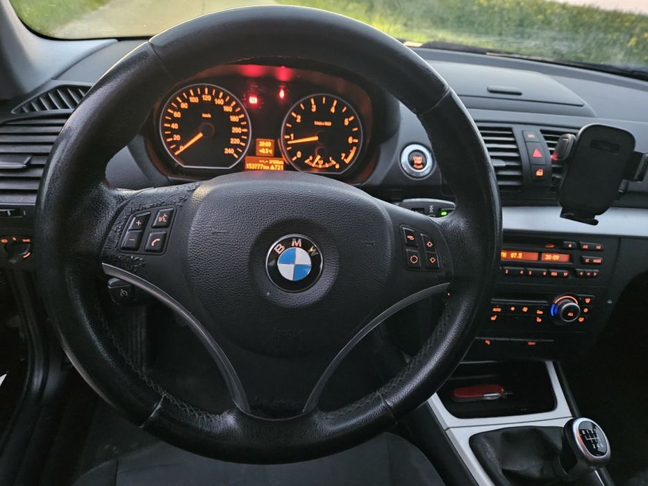 BMW seria 1 samochód osobowy