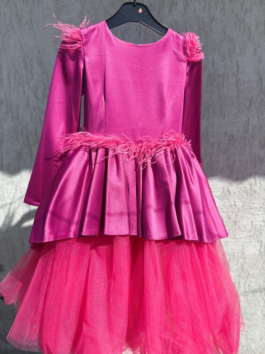 Продаж суконь на випускний