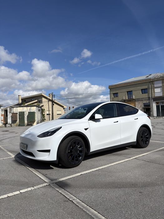 TESLA model Y standard range - 12/2022