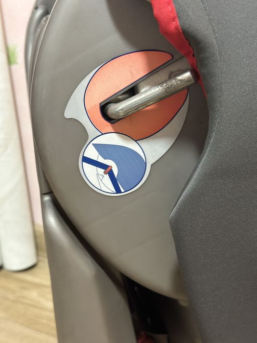 Детское автокресло  Chicco
