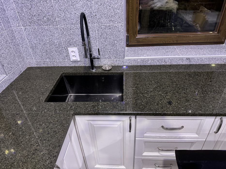 Оренда Дома Три Этажа + Парковка + Камуналка